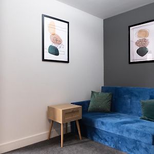 Deluxe Queen Studio